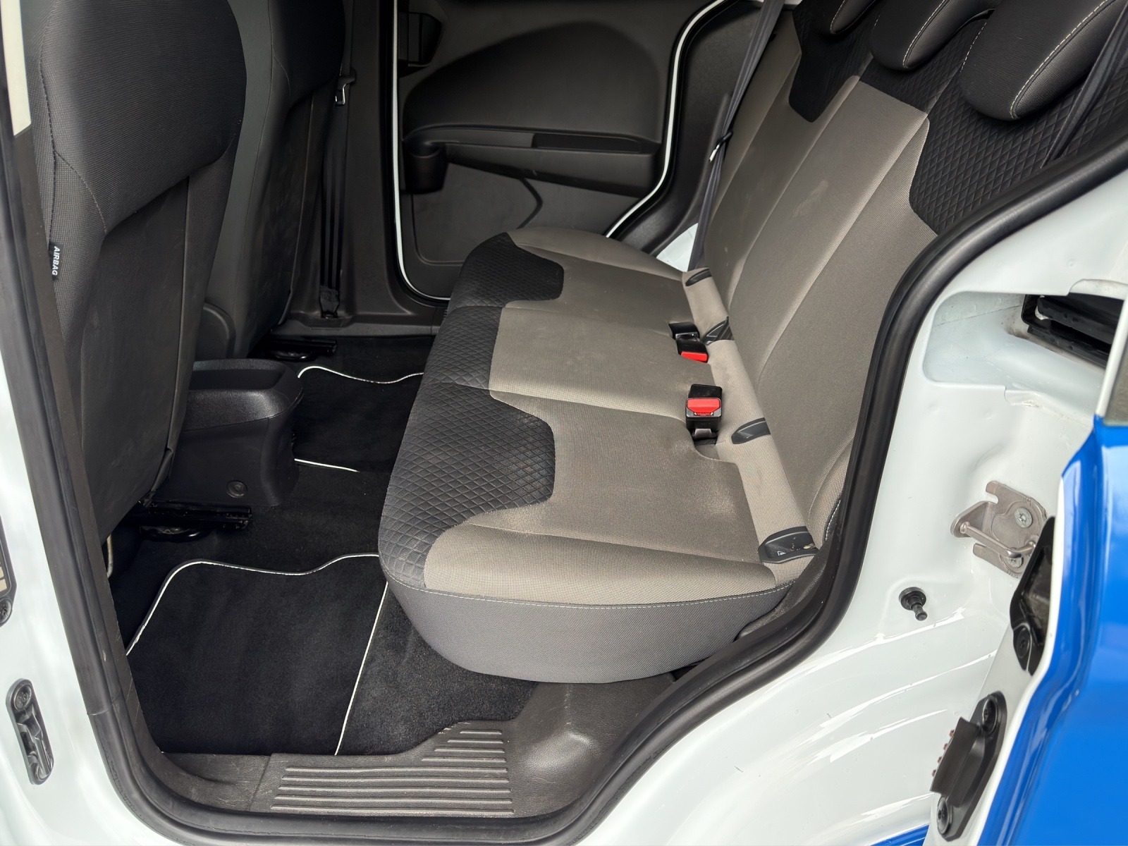 FORD Transit Courier Combi 1.5 TDCi Ambiente-image-13