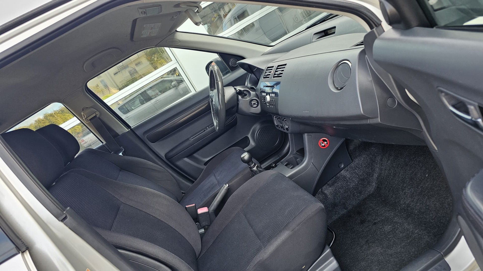 SUZUKI Swift 1.3i 16V GL Top 4x4-image-11