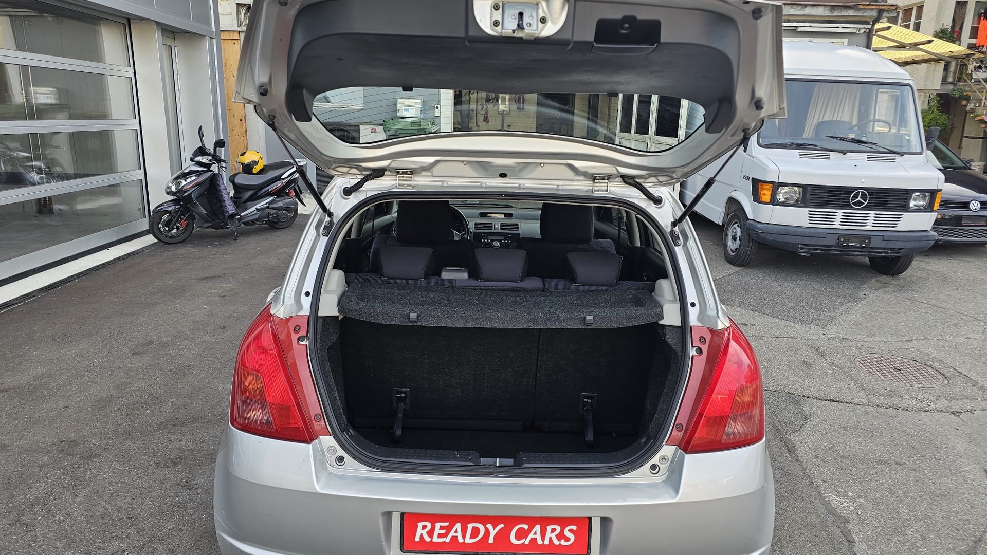 SUZUKI Swift 1.3i 16V GL Top 4x4-image-8
