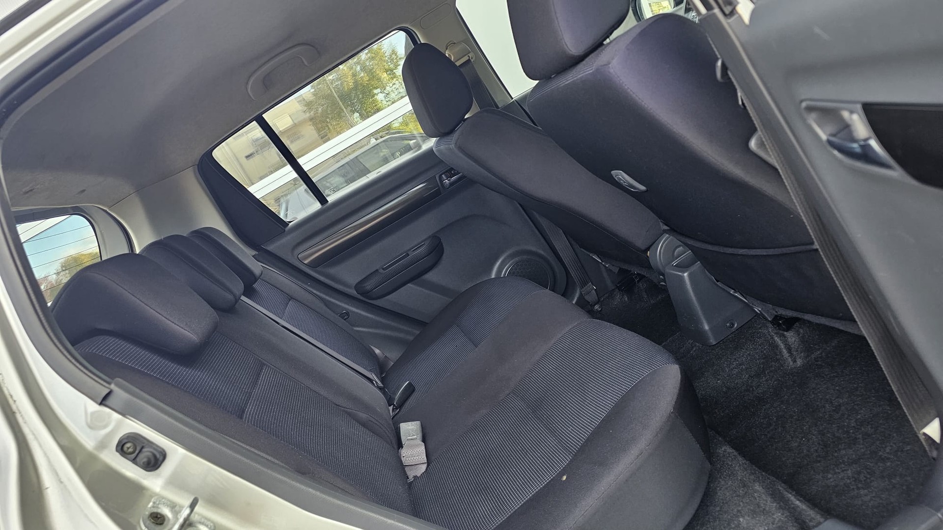 SUZUKI Swift 1.3i 16V GL Top 4x4-image-9