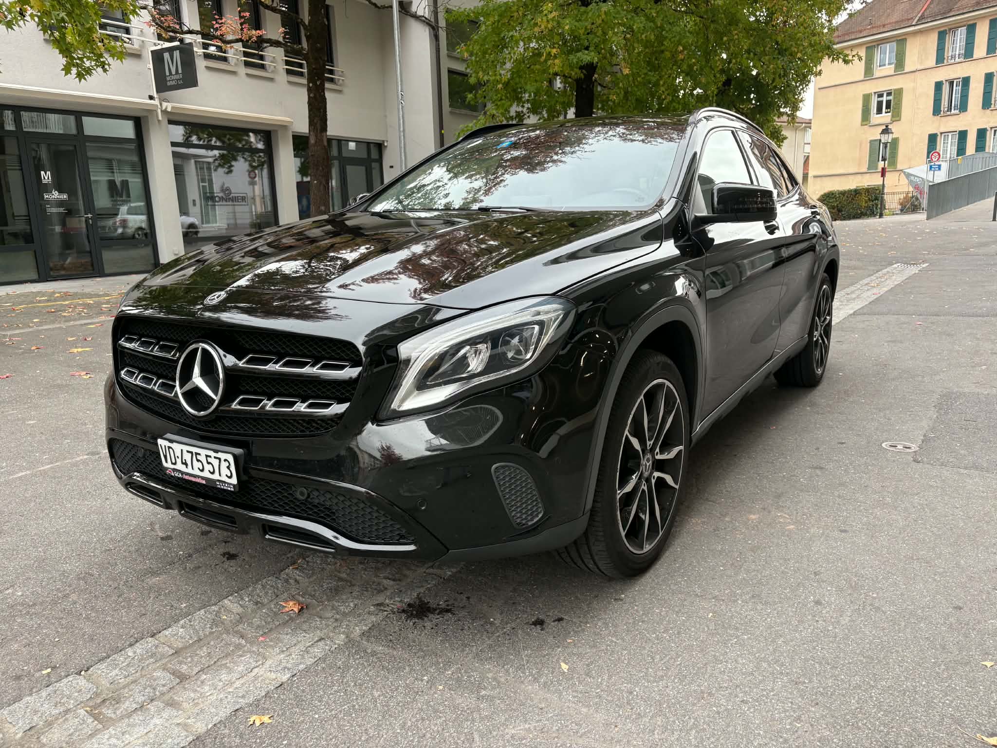 Car photo