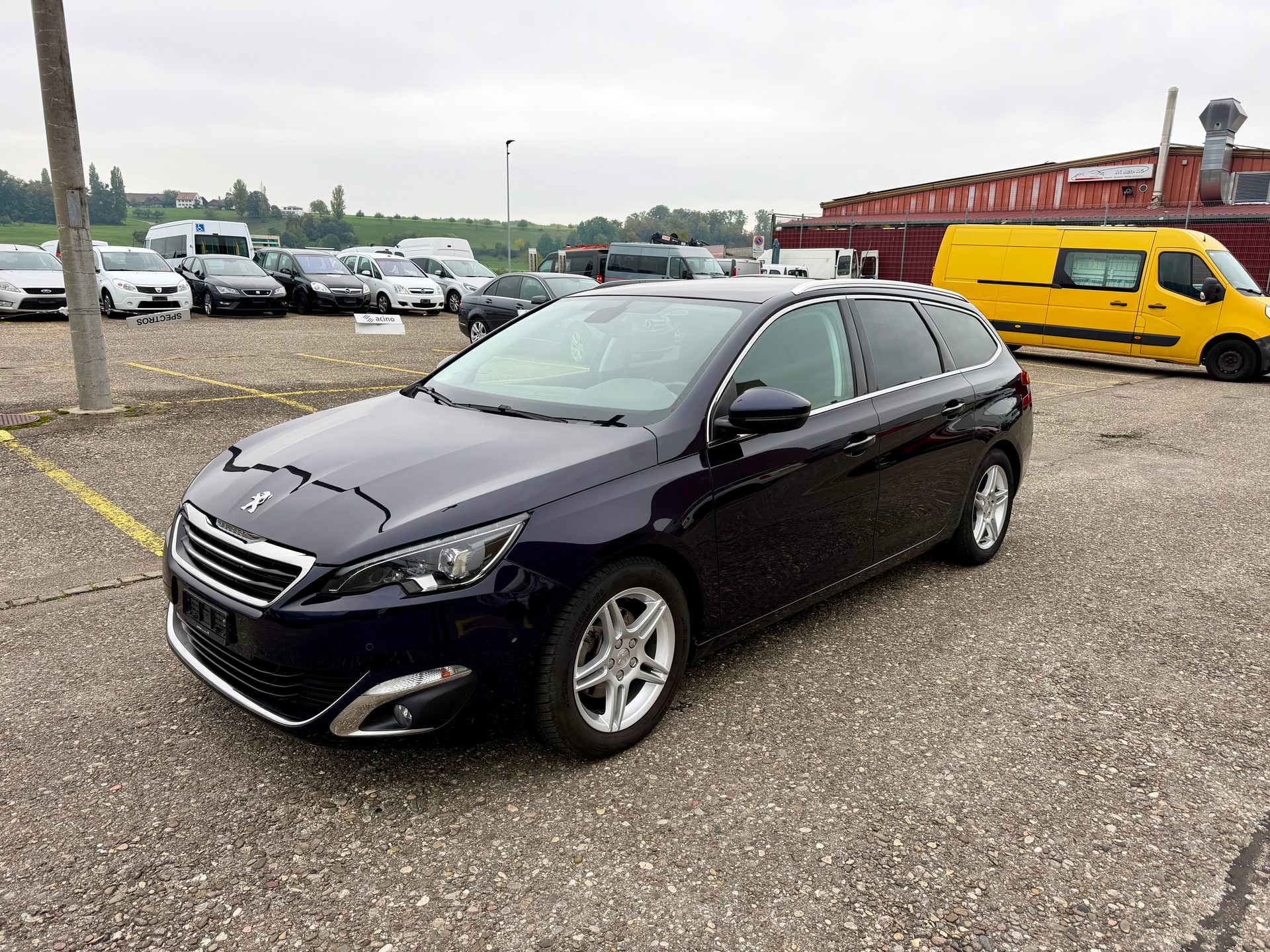 PEUGEOT 308 SW 1.6BluHDI Style Automatic-image-0