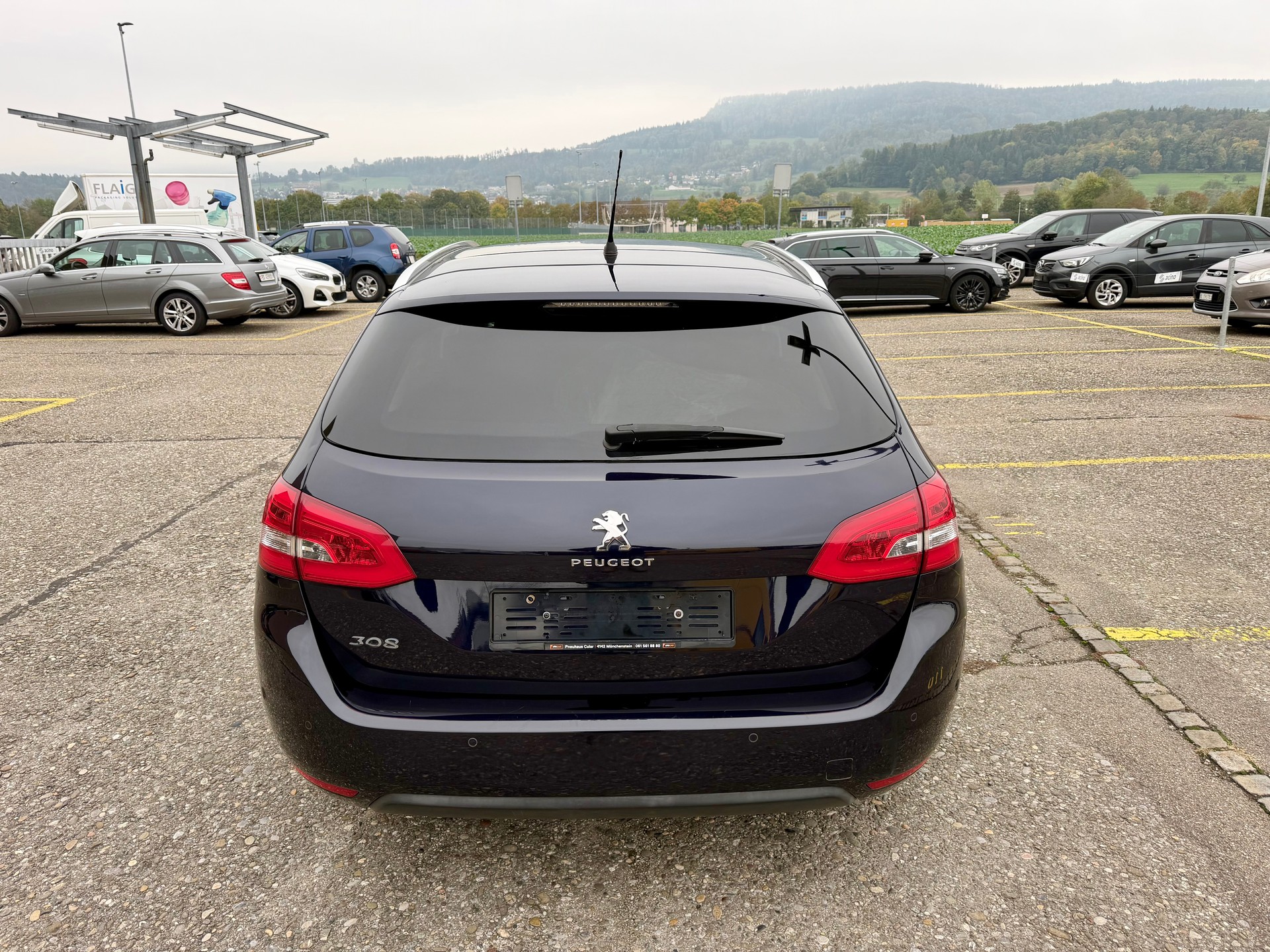 PEUGEOT 308 SW 1.6BluHDI Style Automatic-image-4