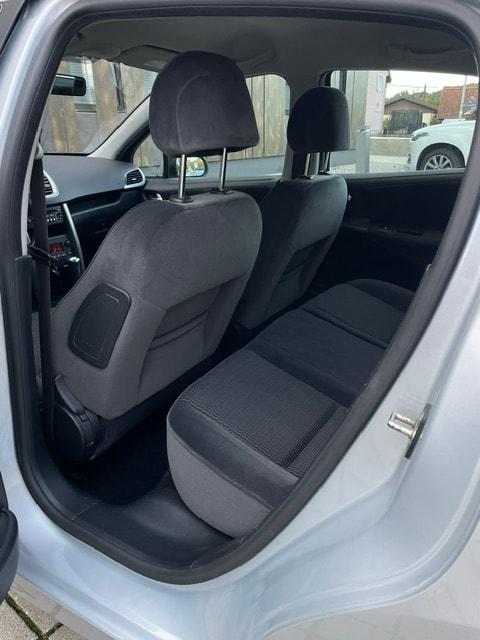 PEUGEOT 207 1.6 16V XS Automatic-image-24
