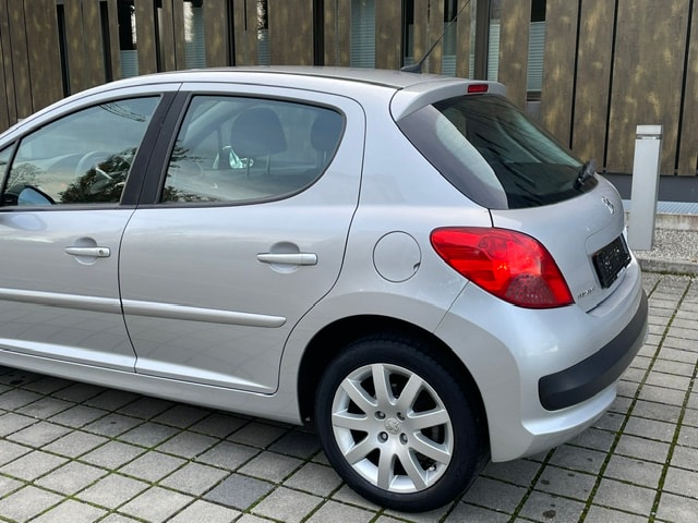 PEUGEOT 207 1.6 16V XS Automatic-image-6