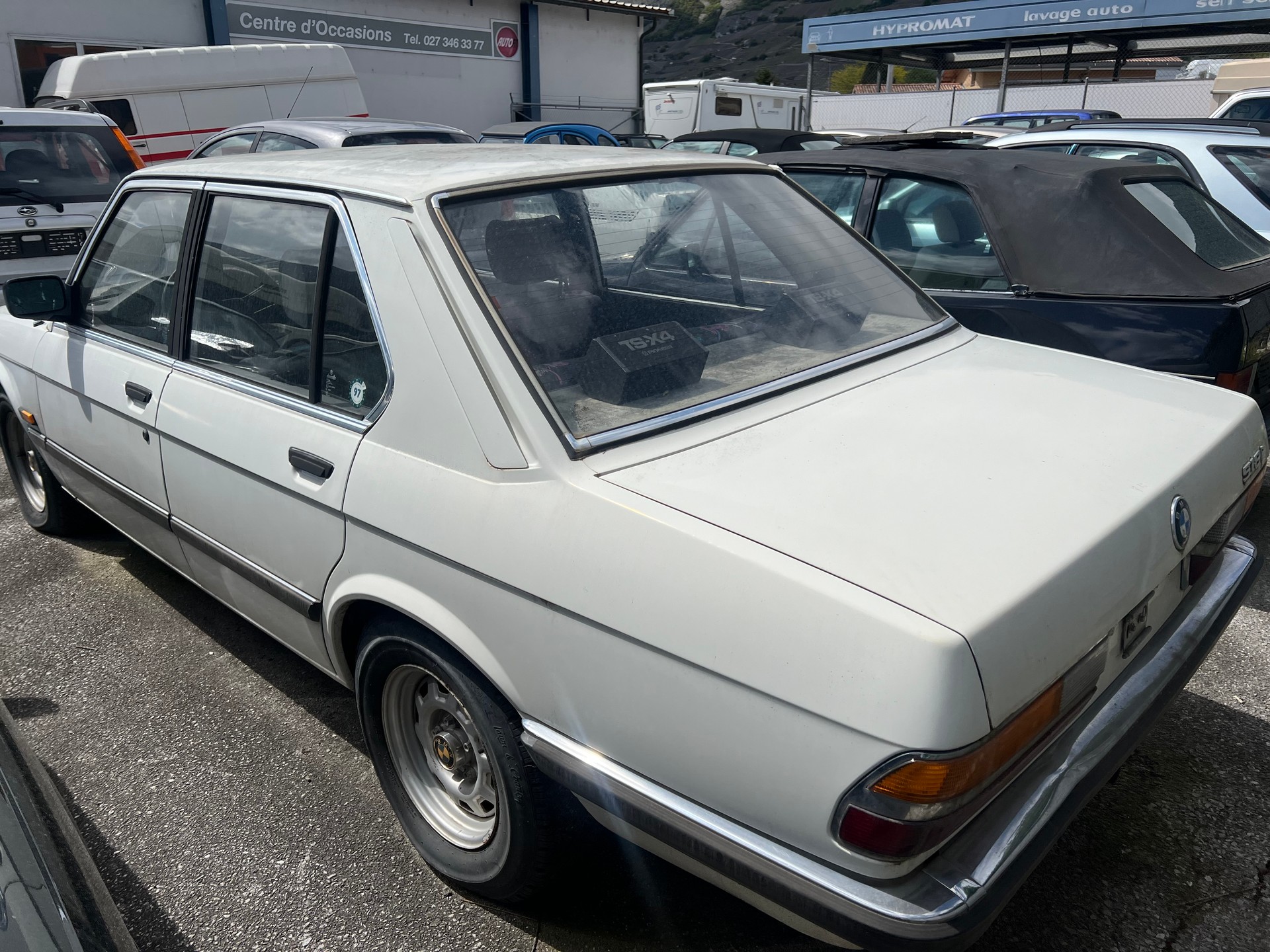 BMW 518i-image-4