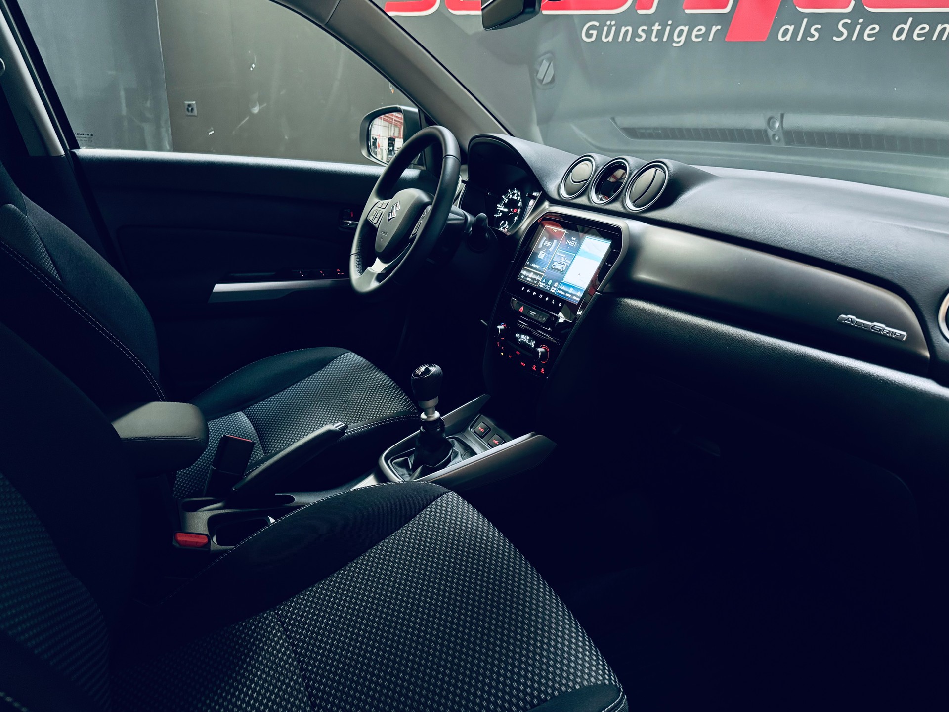 SUZUKI NEW Vitara 1.4 Boosterjet Compact + 4x4 Hybrid Modell 2025-image-13
