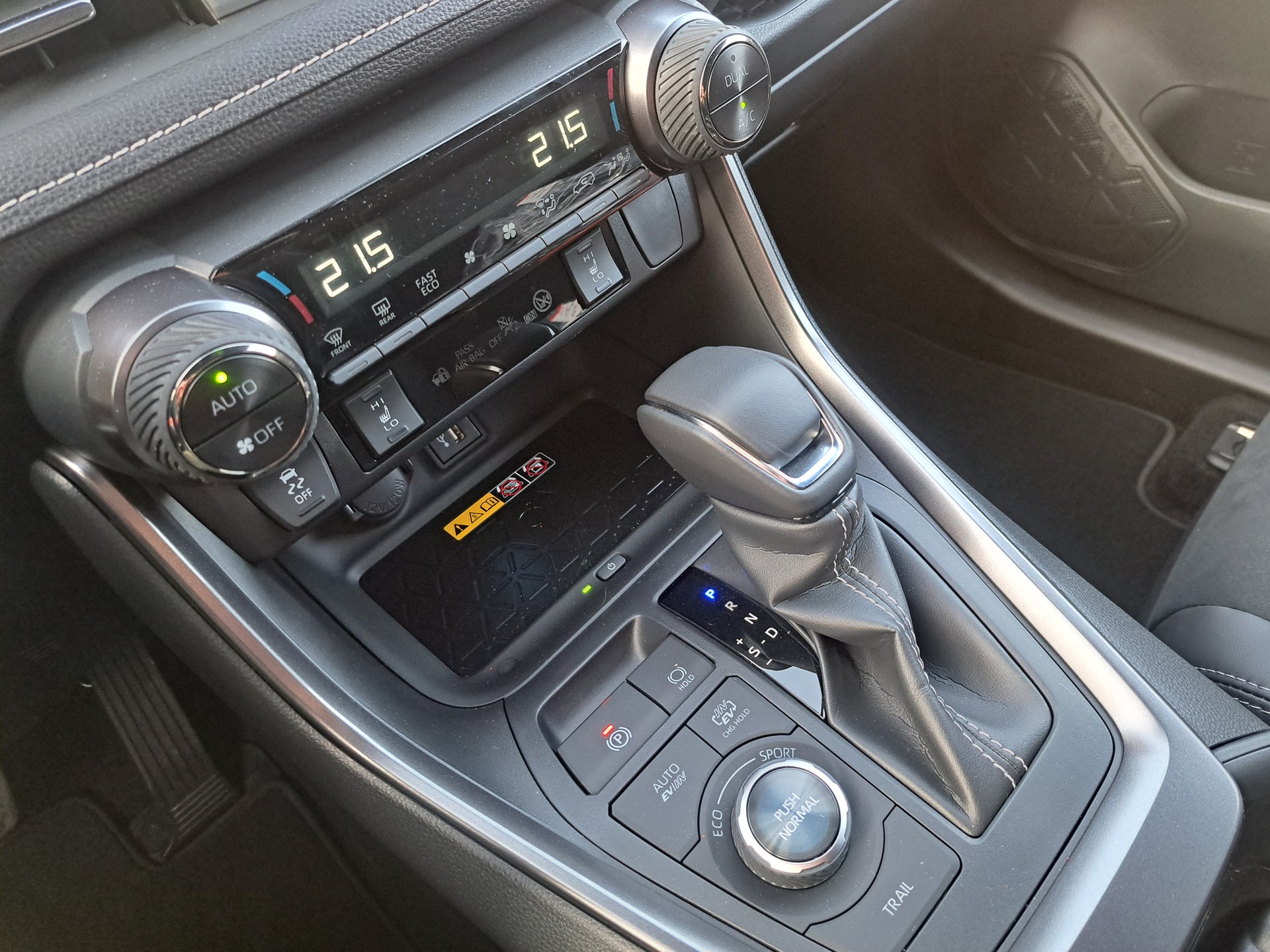 TOYOTA RAV-4 2.5 PHEV GR Sport e-CVT 4WD-image-15