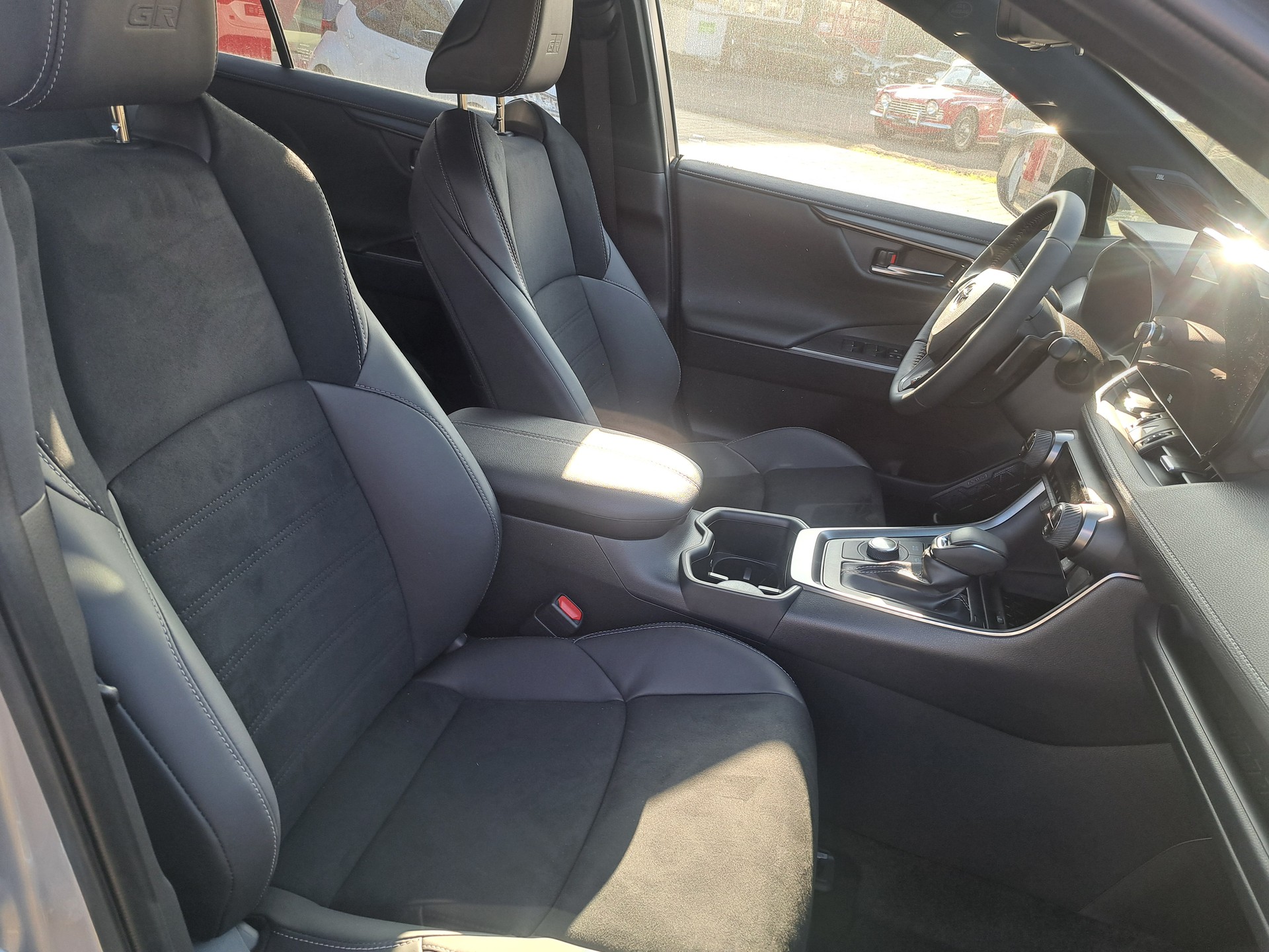 TOYOTA RAV-4 2.5 PHEV GR Sport e-CVT 4WD-image-5