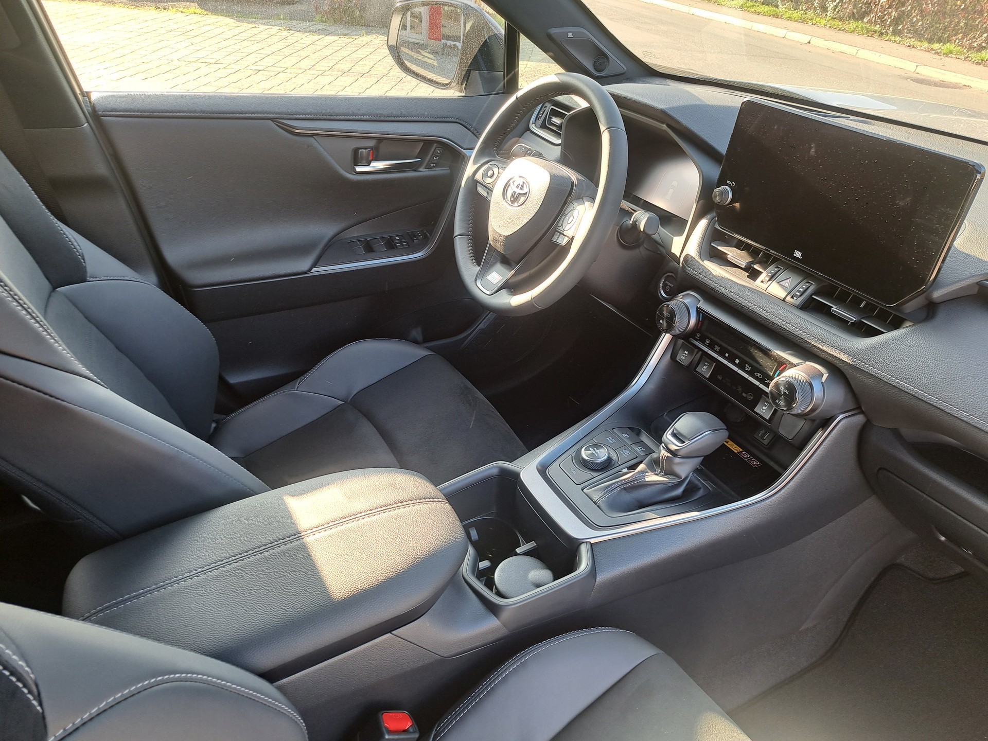 TOYOTA RAV-4 2.5 PHEV GR Sport e-CVT 4WD-image-4