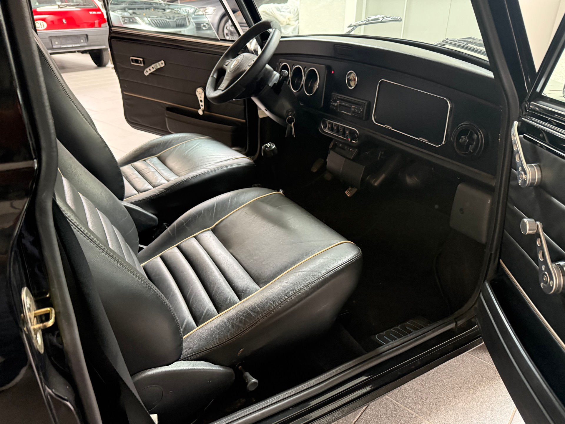 MINI 1.3i Seven-image-22