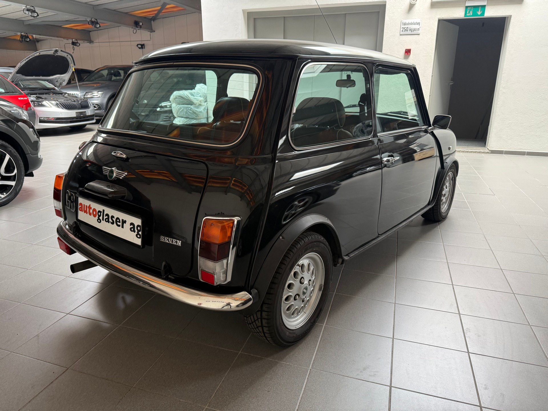 MINI 1.3i Seven-image-9