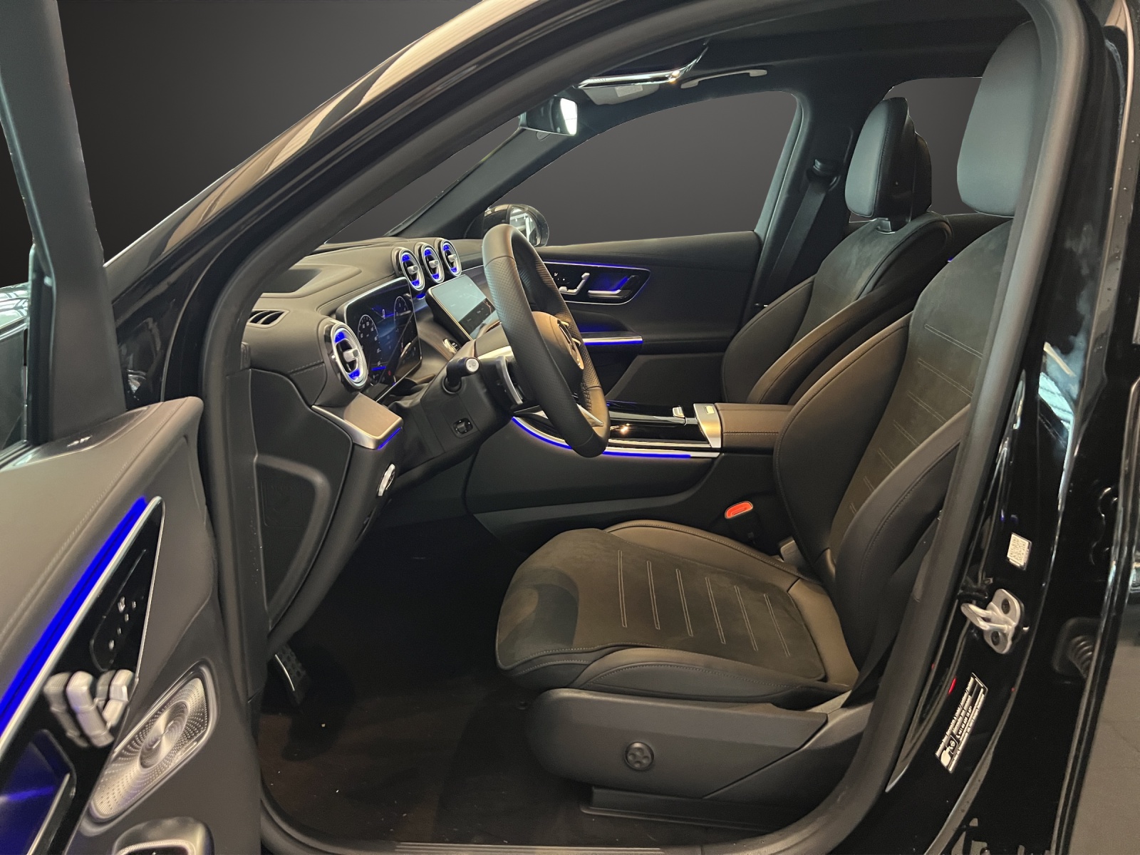 MERCEDES-BENZ GLC 300 d 4M 9G-Tronic-image-8