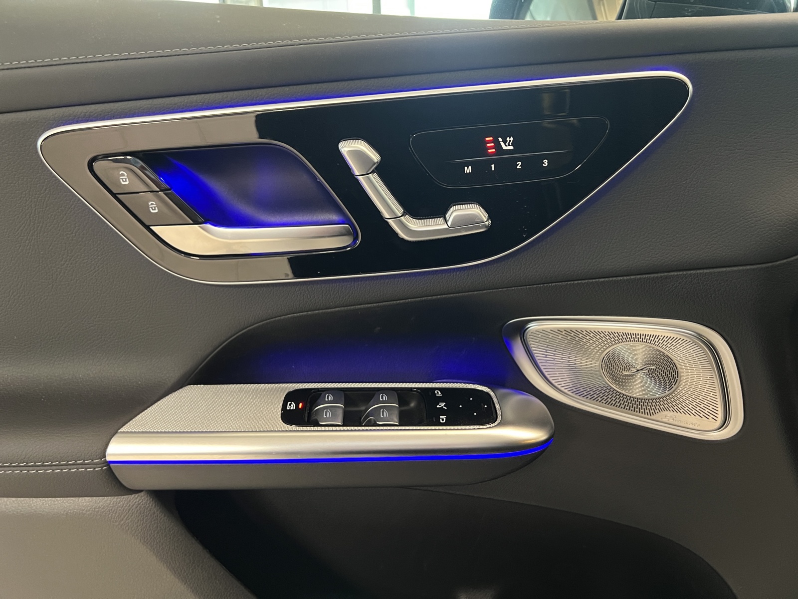 MERCEDES-BENZ GLC 300 d 4M 9G-Tronic-image-12