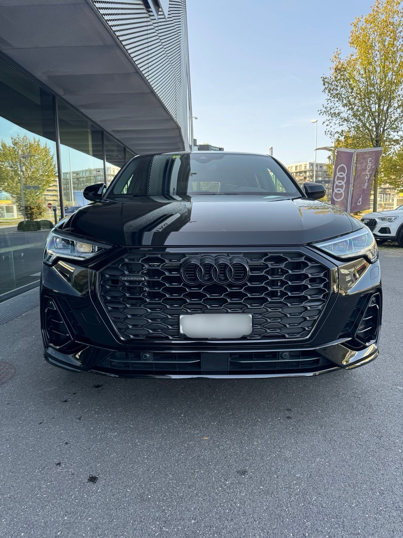 AUDI Q3 Sportback 40 TDI S line quattro S-tronic-image-4