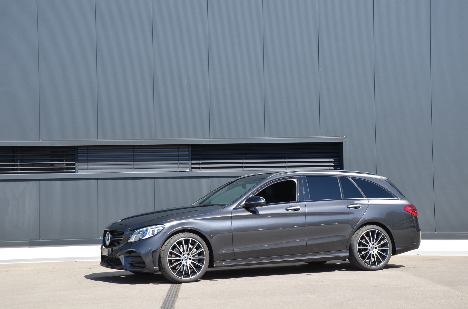 MERCEDES-BENZ C 300 AMG Line 4Matic 9G-Tronic-image-1