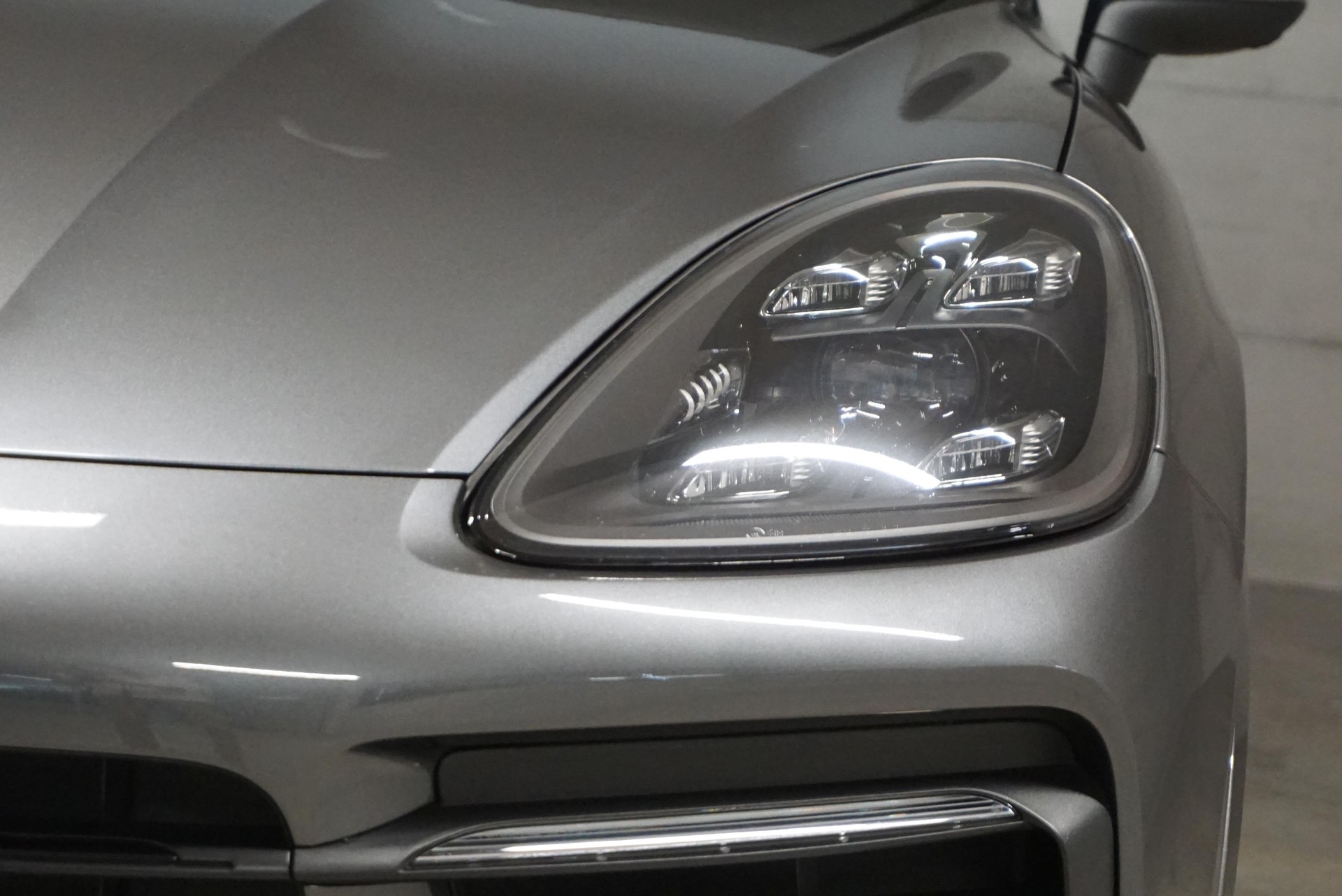 PORSCHE Cayenne S-image-5