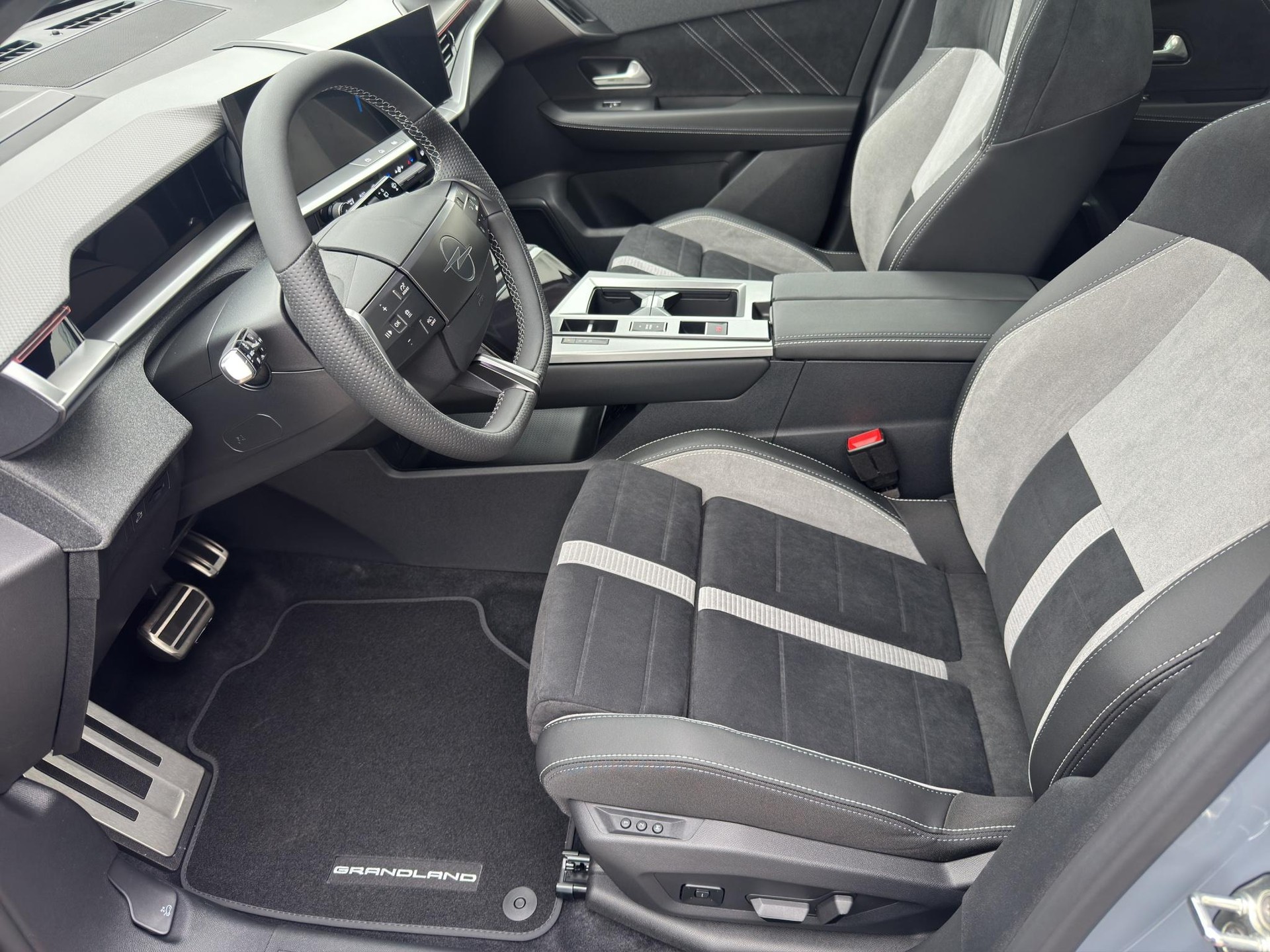 OPEL Grandland-e Ultimate AWD-image-11