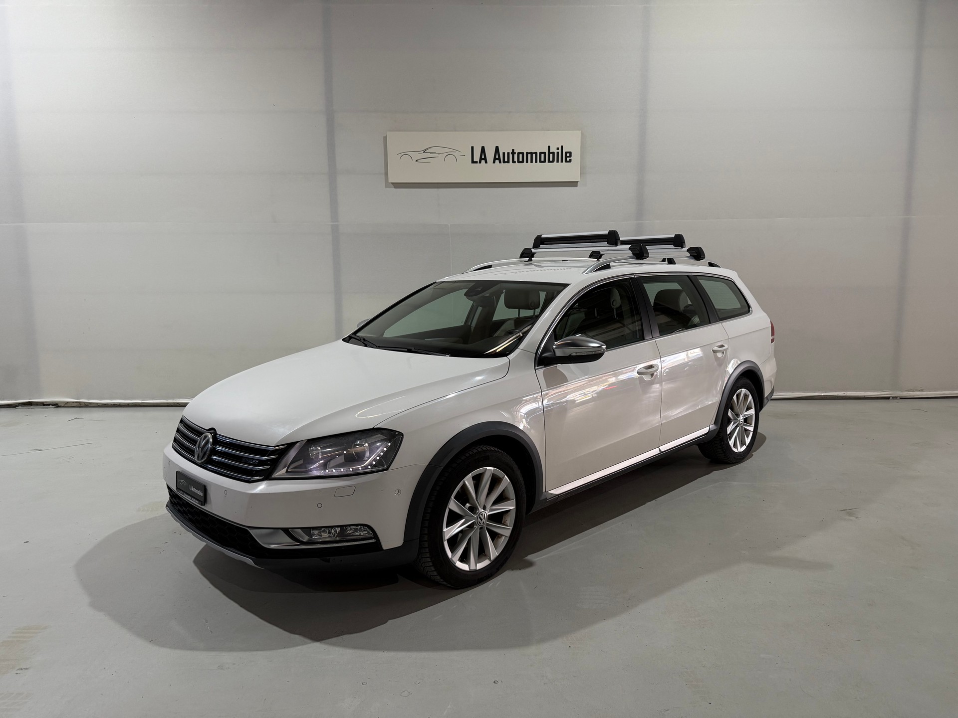 VW Passat Alltrack 2.0 TDI BMT 4Motion DSG-image-0