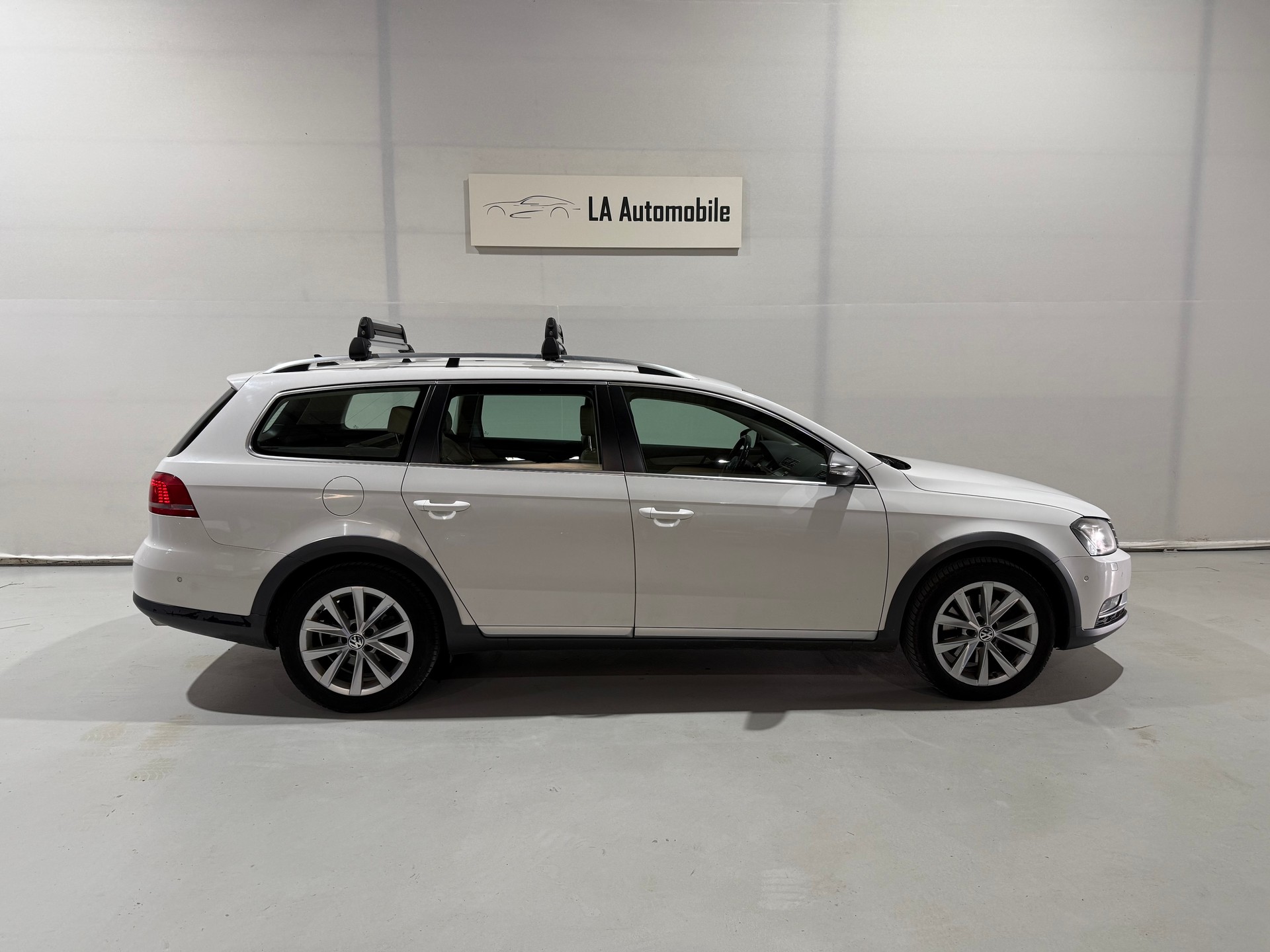 VW Passat Alltrack 2.0 TDI BMT 4Motion DSG-image-6
