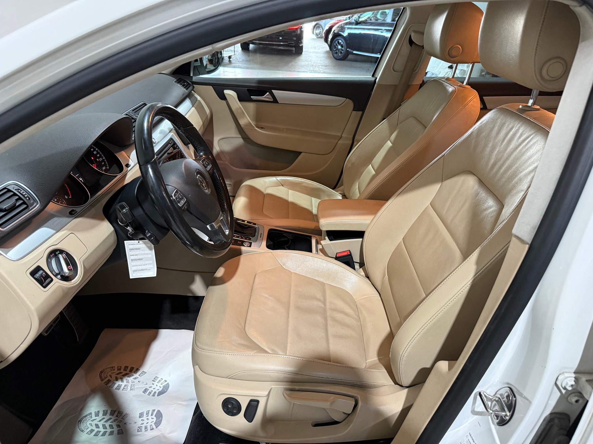 VW Passat Alltrack 2.0 TDI BMT 4Motion DSG-image-12
