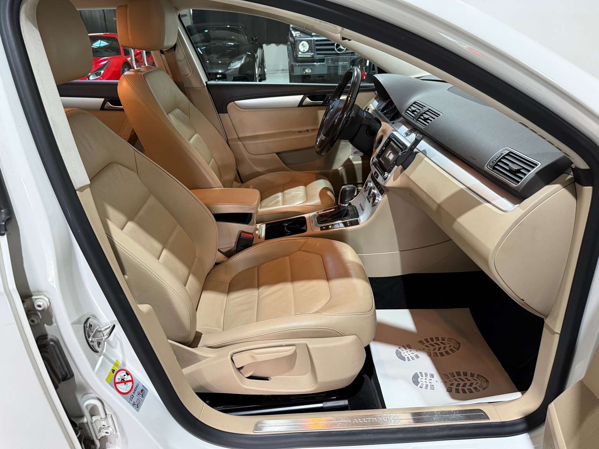 VW Passat Alltrack 2.0 TDI BMT 4Motion DSG-image-13