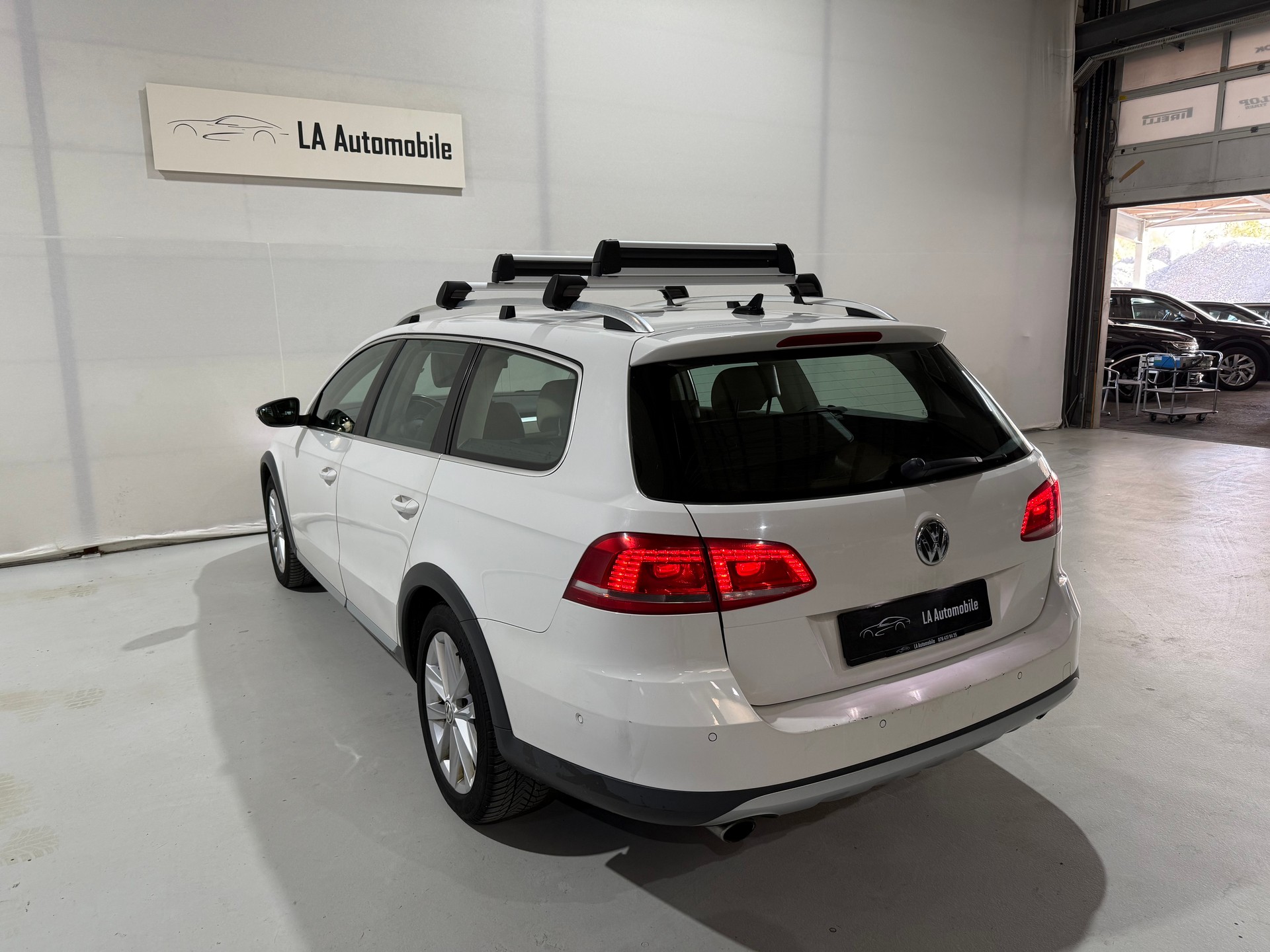 VW Passat Alltrack 2.0 TDI BMT 4Motion DSG-image-9