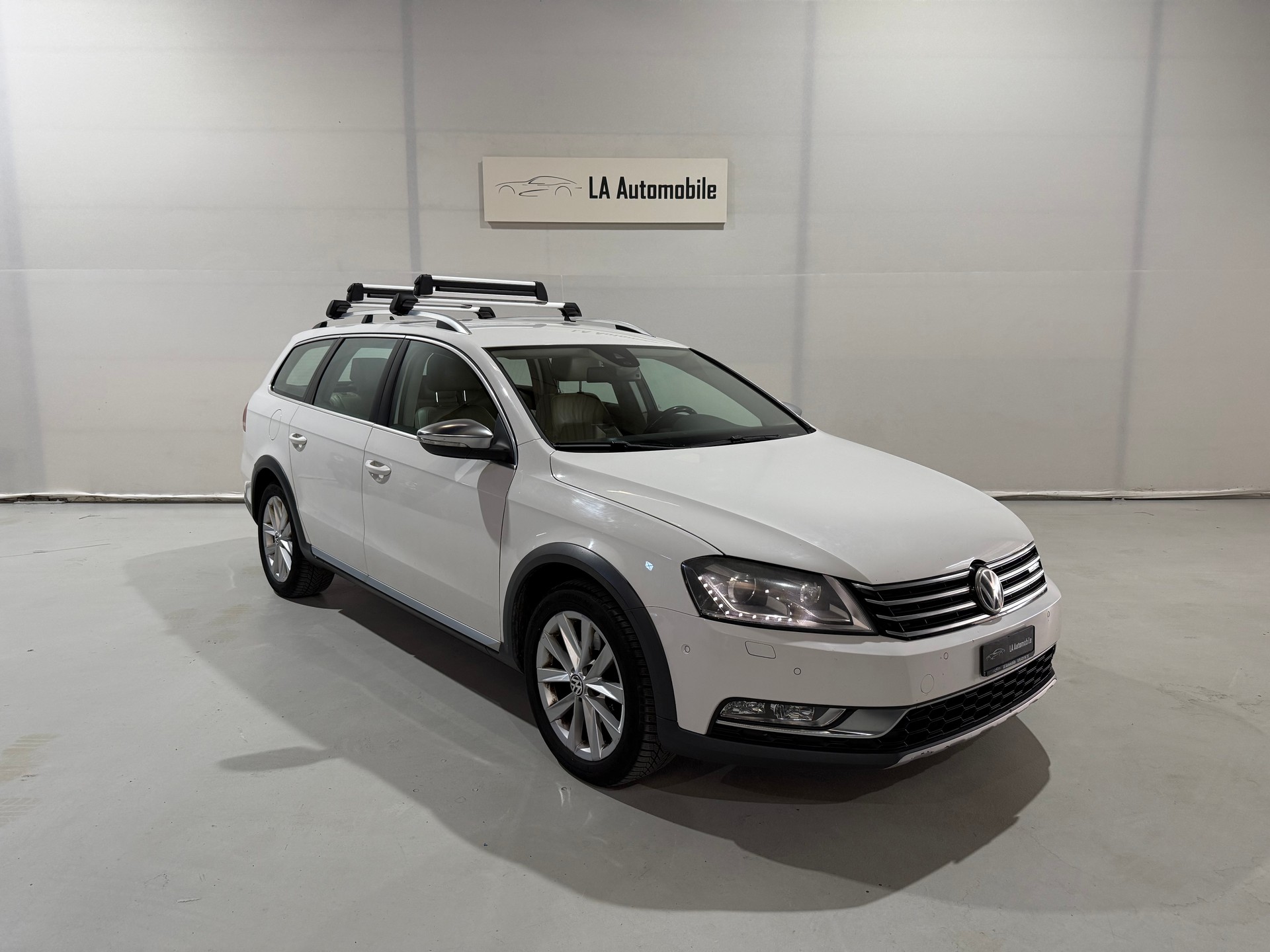 VW Passat Alltrack 2.0 TDI BMT 4Motion DSG-image-4