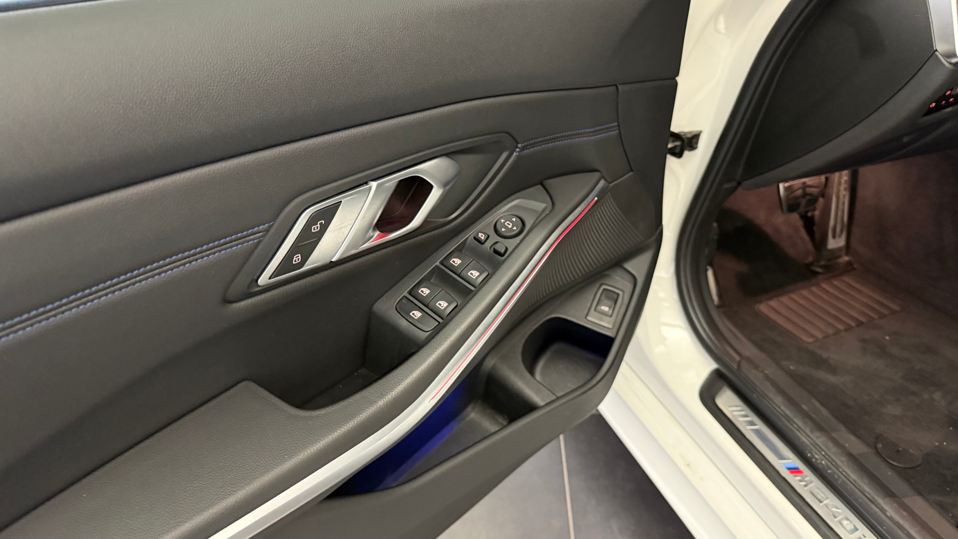 BMW M340i xDrive Touring-image-15