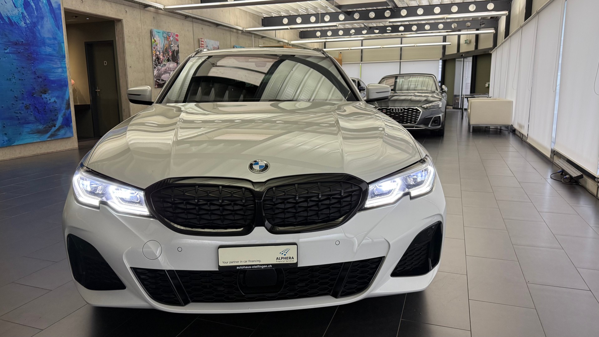 BMW M340i xDrive Touring-image-21
