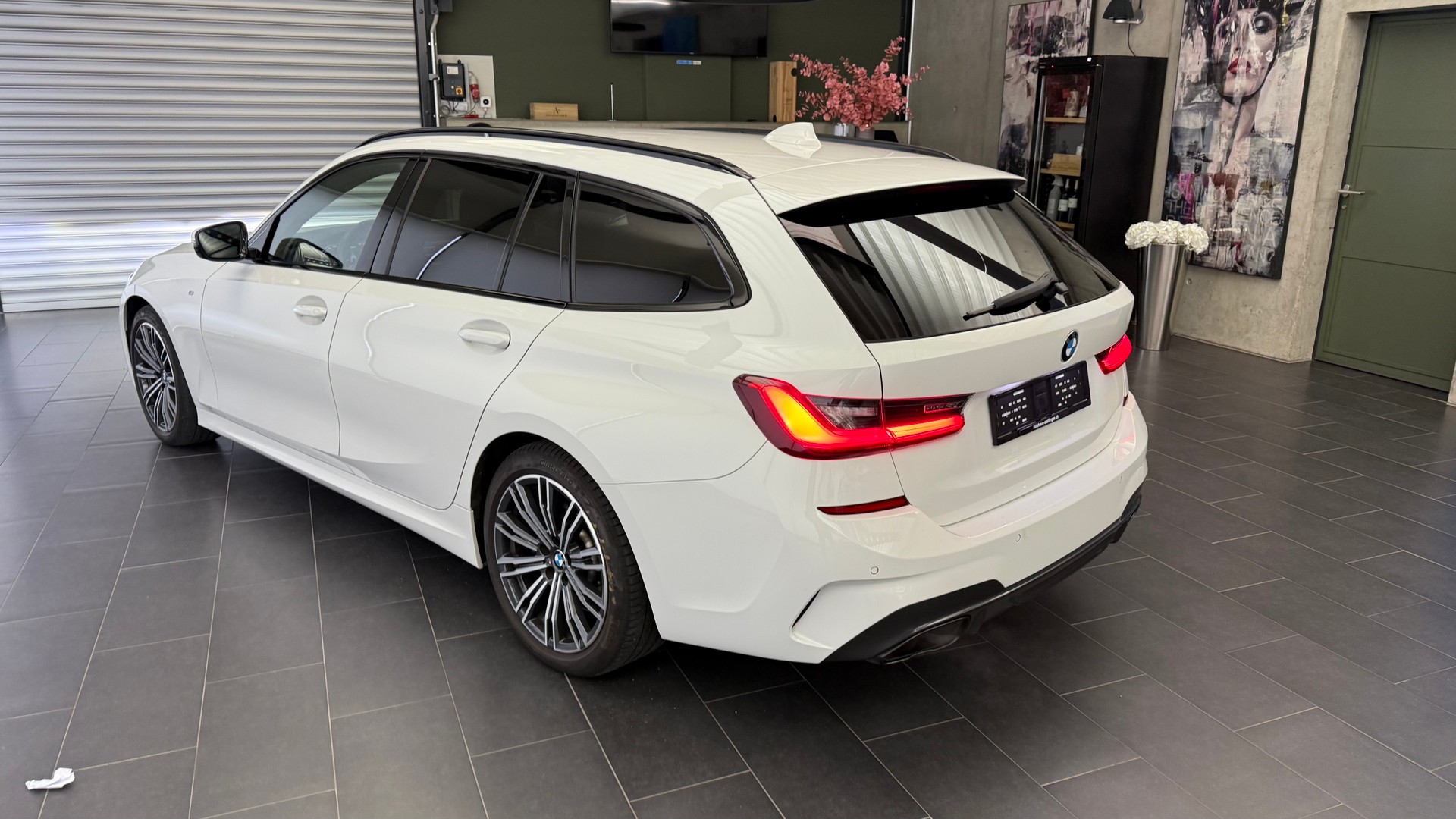 BMW M340i xDrive Touring-image-13