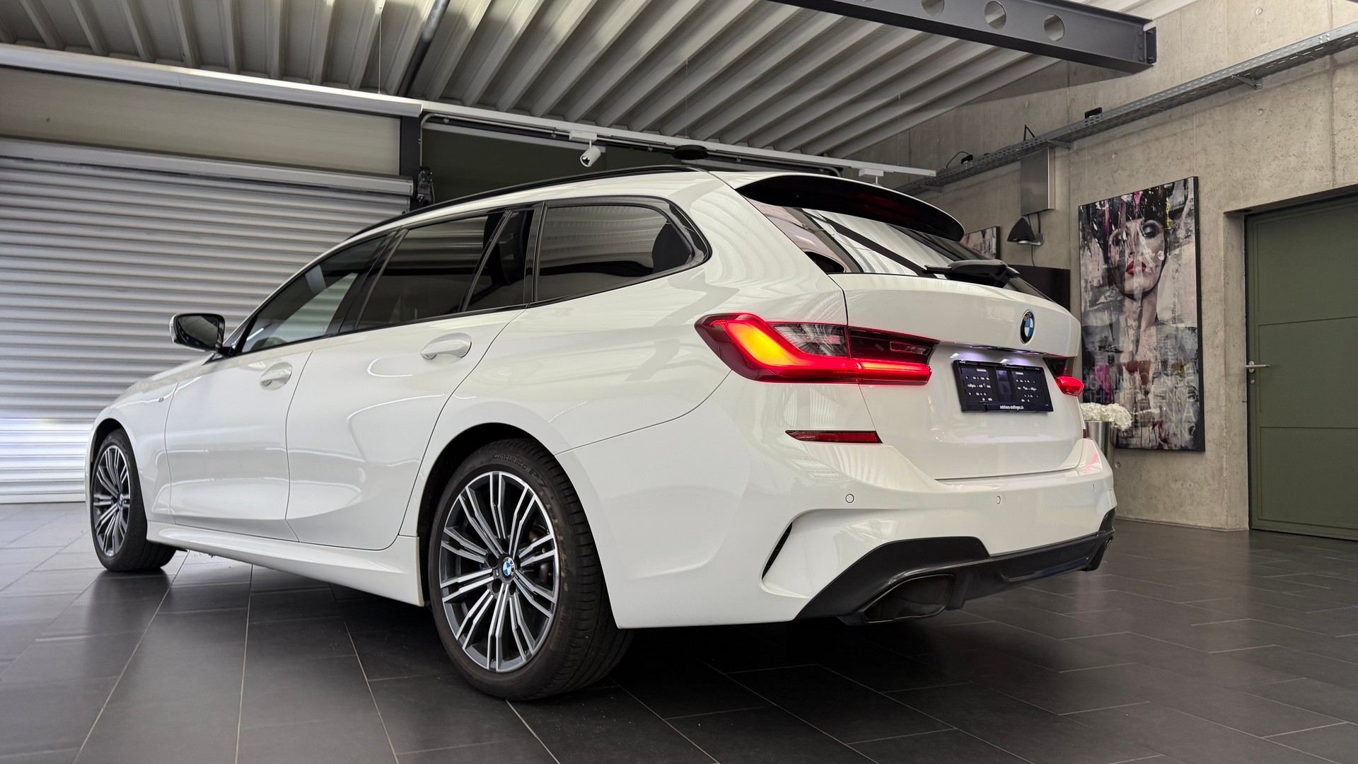 BMW M340i xDrive Touring-image-10