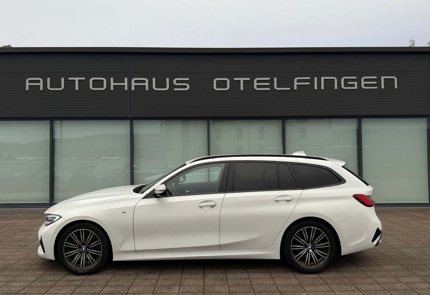 BMW M340i xDrive Touring-image-0