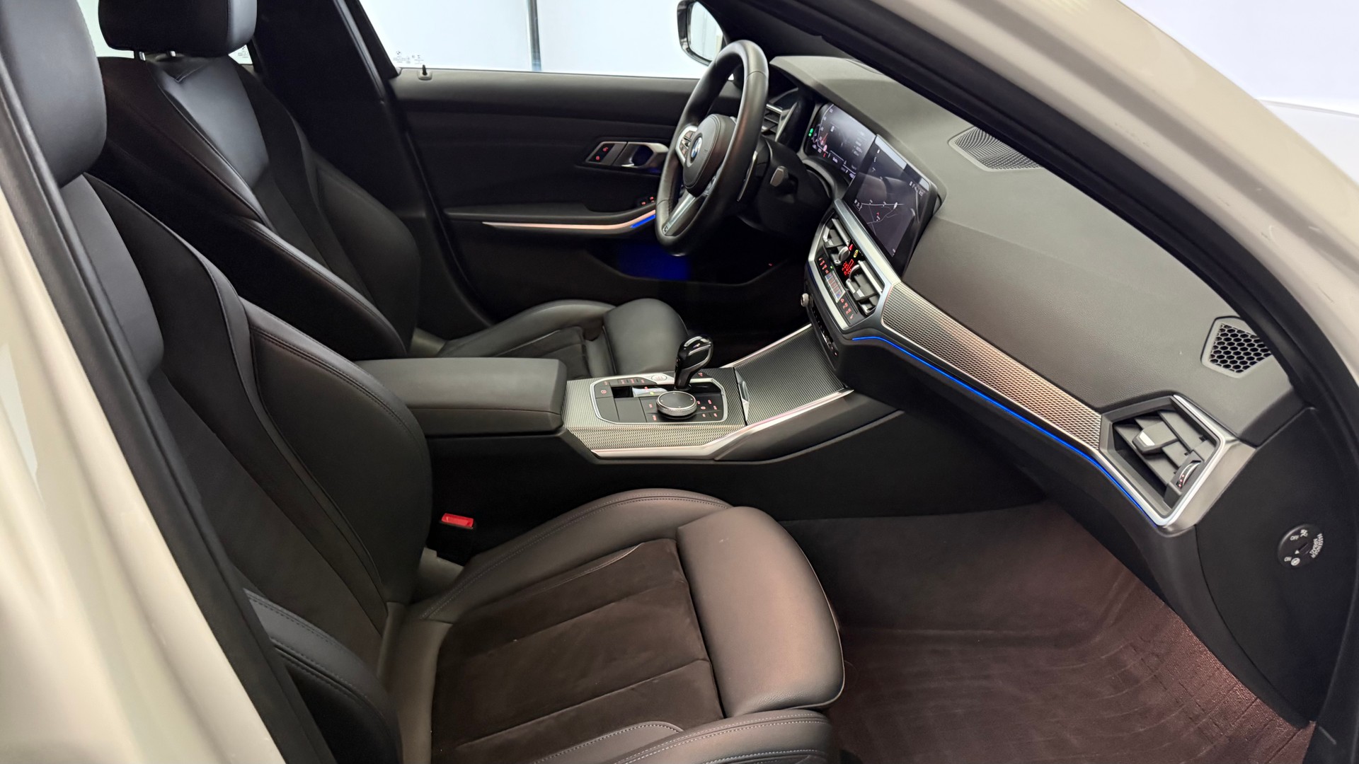 BMW M340i xDrive Touring-image-5