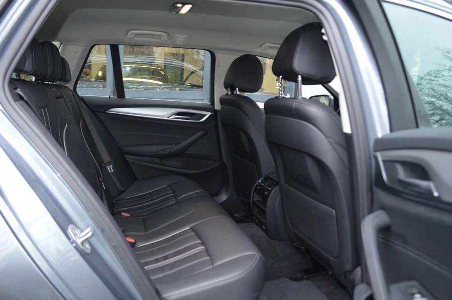 BMW 520d xDrive 48V Touring Steptronic-image-8
