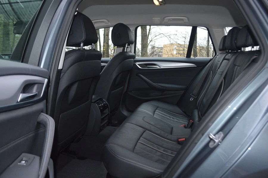 BMW 520d xDrive 48V Touring Steptronic-image-5