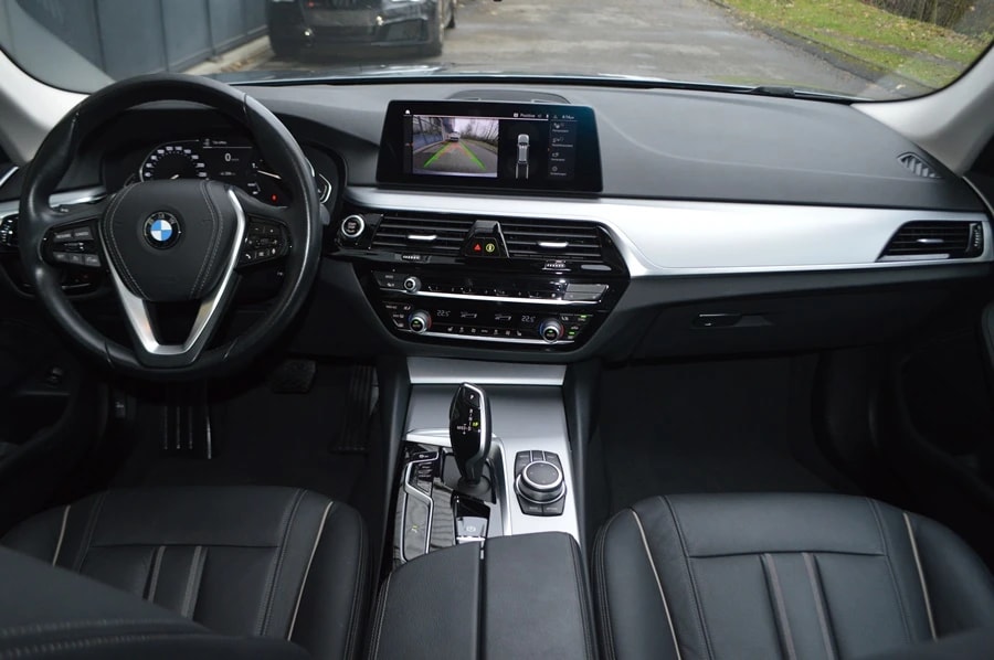 BMW 520d xDrive 48V Touring Steptronic-image-9
