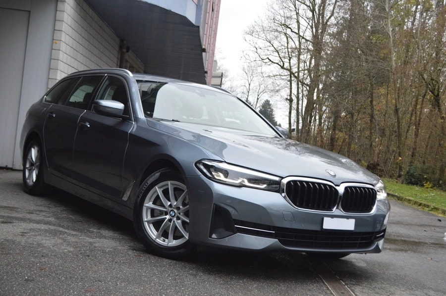 BMW 520d xDrive 48V Touring Steptronic-image-0