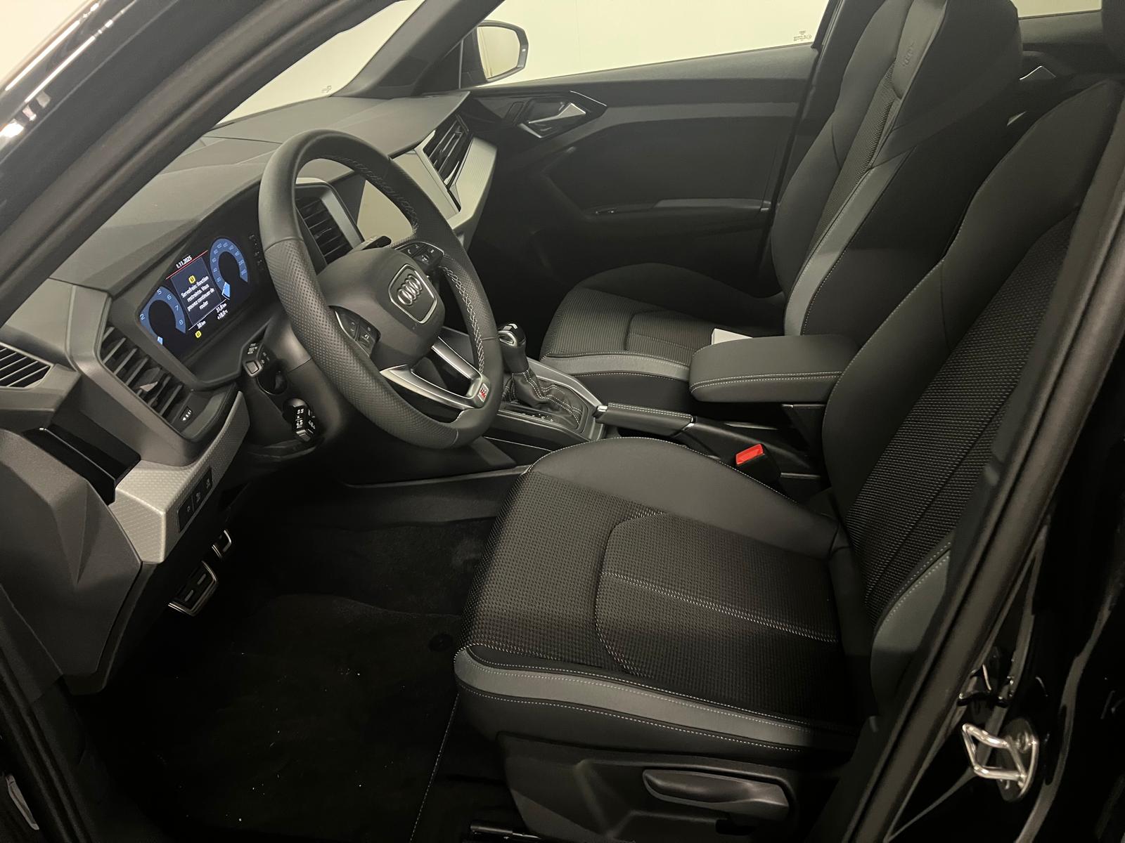AUDI A1 allstreet 30 TFSI Attraction S-Line S-tronic-image-4