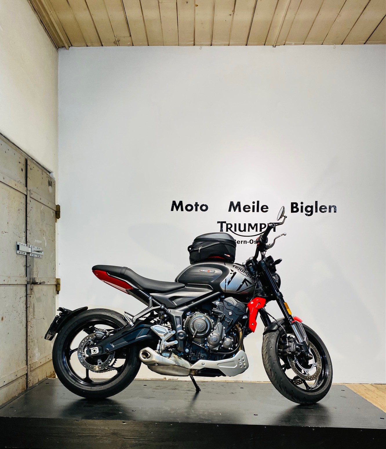 TRIUMPH Trident 660-showroom-element-2