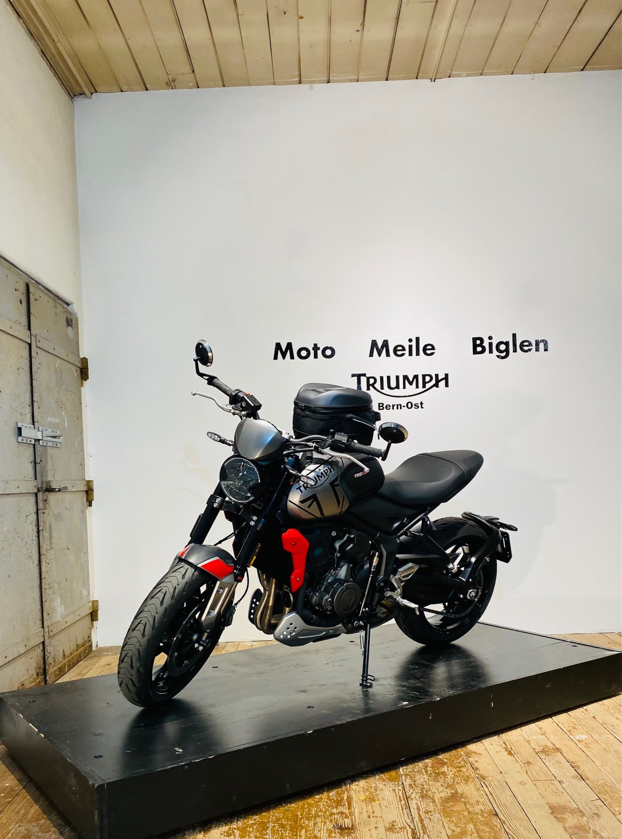 TRIUMPH Trident 660-showroom-element-1