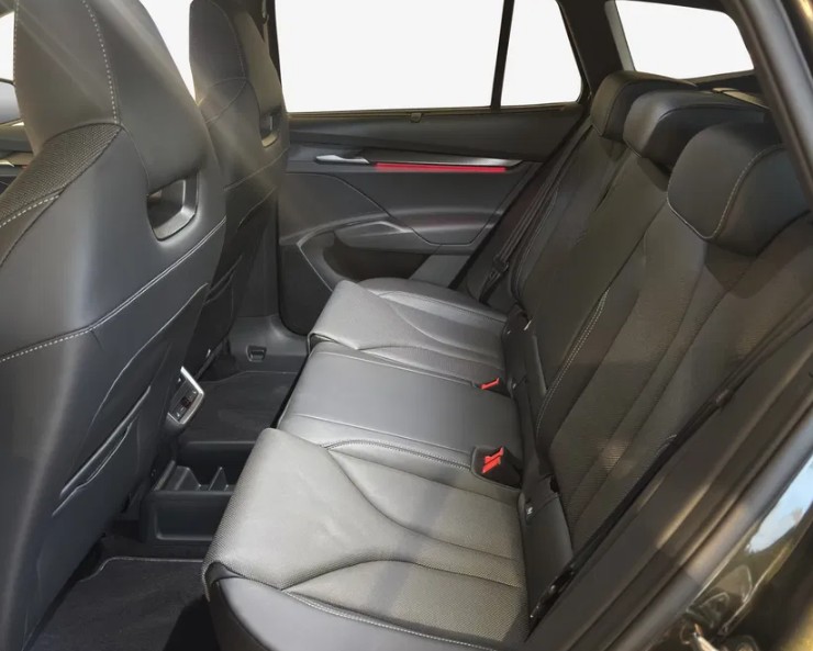 SKODA Enyaq 4x4 RS-image-7