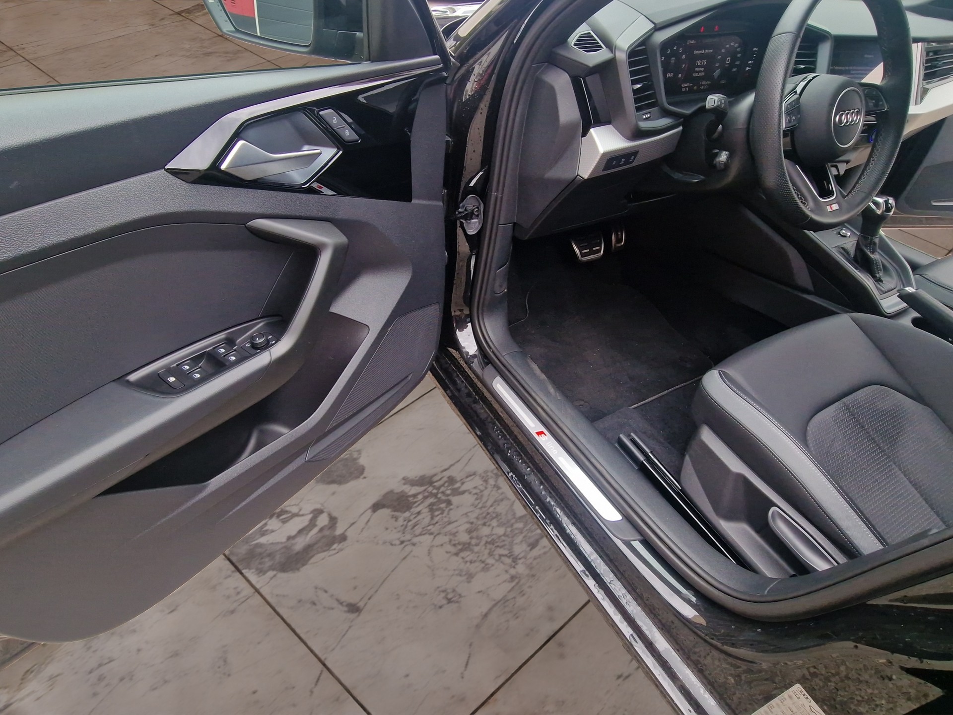AUDI A1 Sportback 35 TFSI S-tronic-image-13