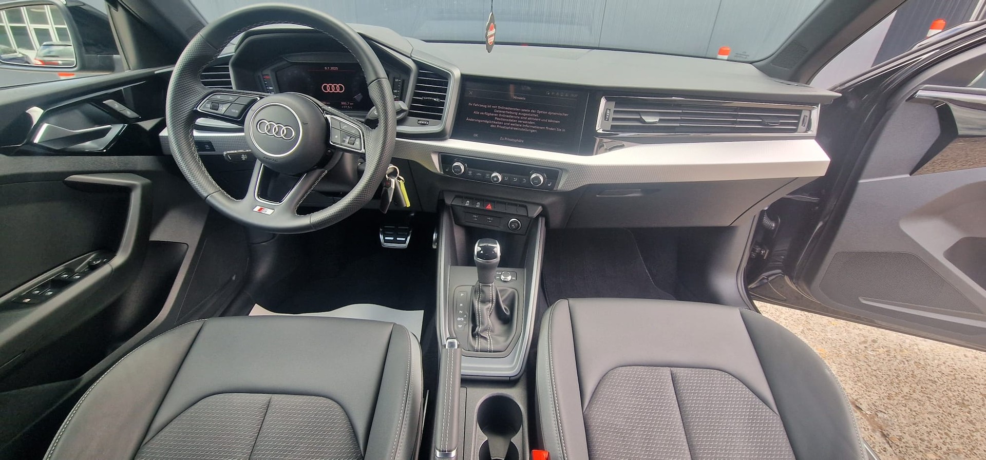 AUDI A1 Sportback 35 TFSI S-tronic-image-8