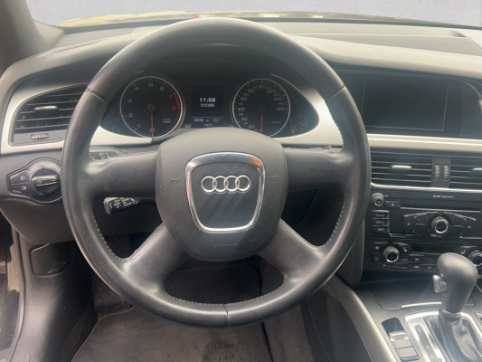 AUDI A4 1.8 TFSI-image-9