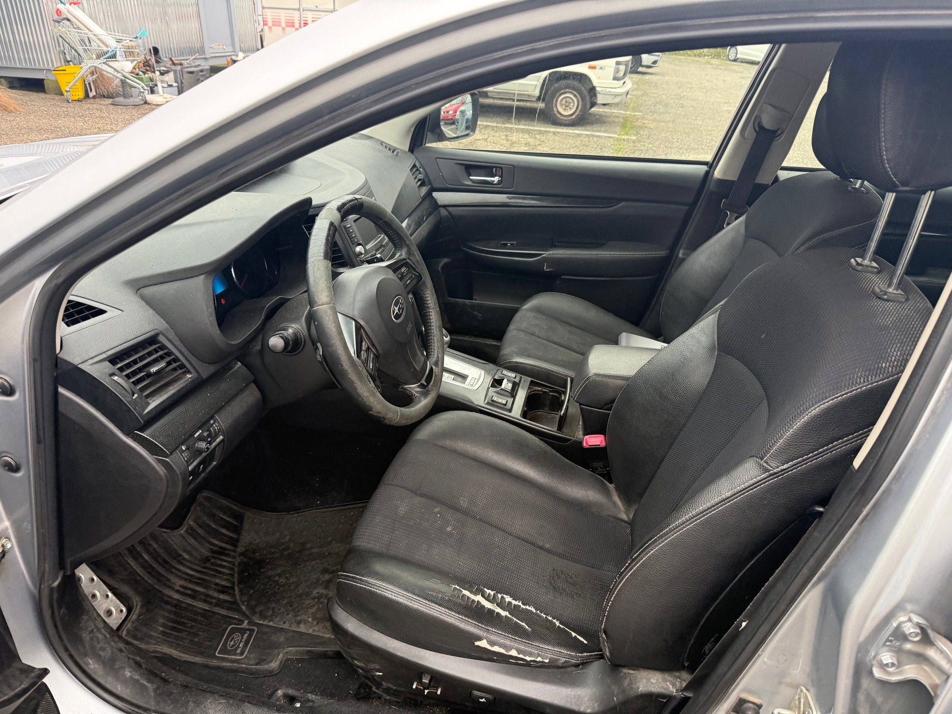 SUBARU Outback 2.0D Swiss AWD Lineartronic-image-5