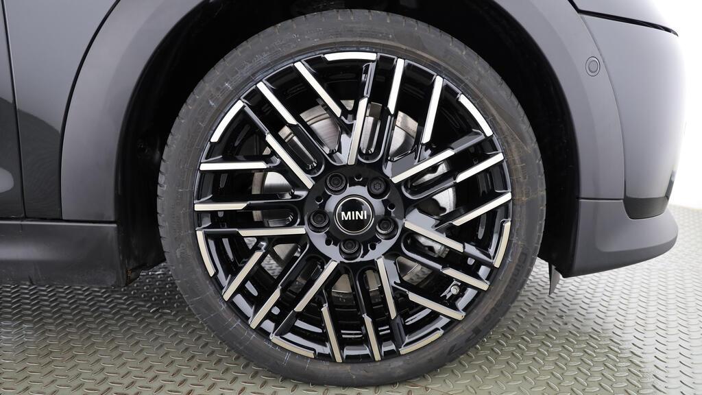 MINI Cooper S Cabrio-image-9
