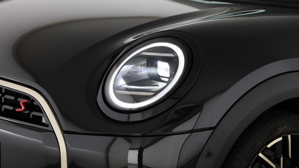 MINI Cooper S Cabrio-image-14