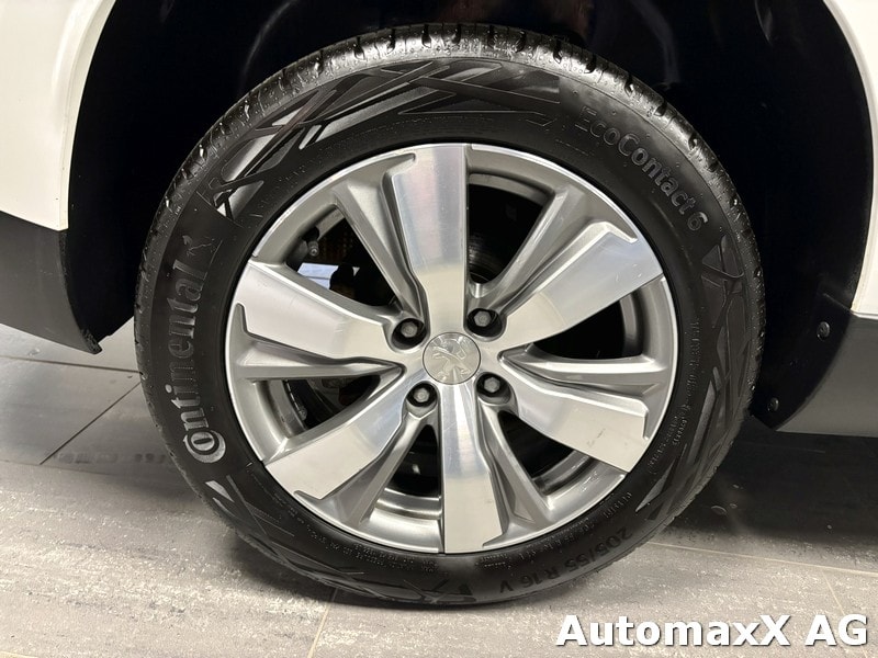 PEUGEOT 2008 1.6 e-HDi 92 Style EGS-image-15