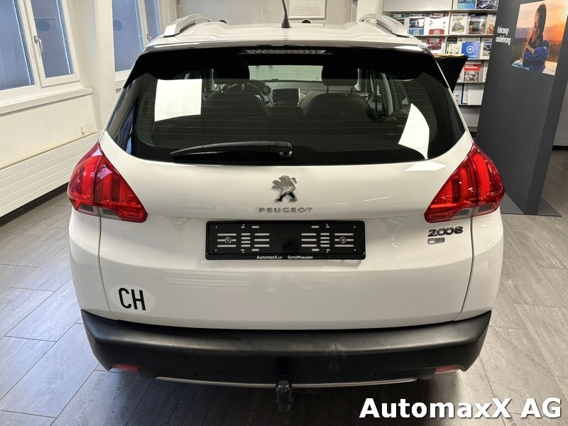 PEUGEOT 2008 1.6 e-HDi 92 Style EGS-image-4